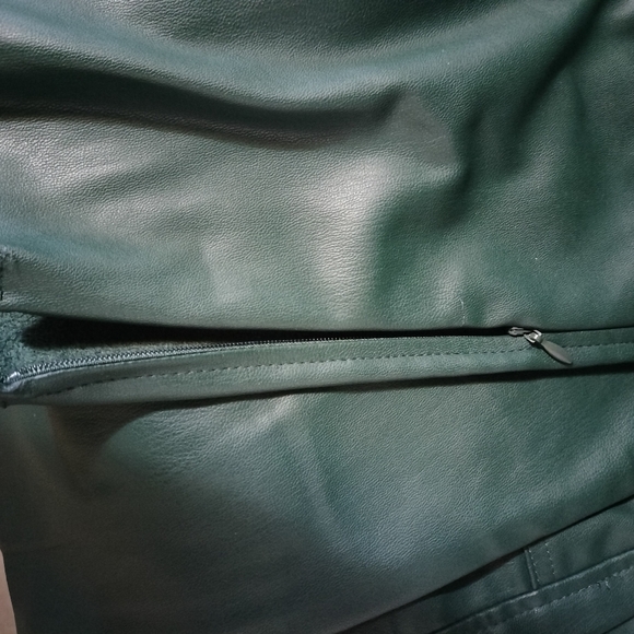 Women's Green Leather Pants - Picture 5 of 9